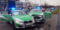 Polizisten krachen frontal gegeneinander