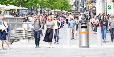 K&auml;rntner Stra&szlig;e: Erste Poller stehen