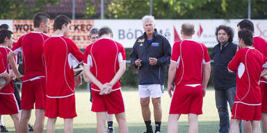 Trainerdeb&uuml;t f&uuml;r Toni Polster in 5. Liga