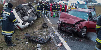 Porsche-Fahrer (18) baut Frontal-Crash