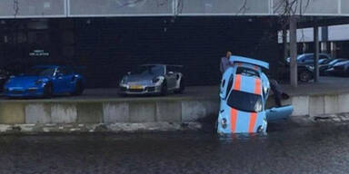 250.000-Euro-Porsche versinkt im Kanal