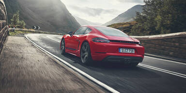 Porsche greift mit puristischem 718 T an