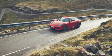 Porsche greift mit puristischem 718 T an