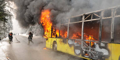 Postbus in Tirol ausgebrannt
