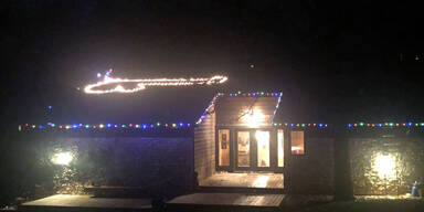 Riesiger Lichterpenis sorgt f&uuml;r Aufregung