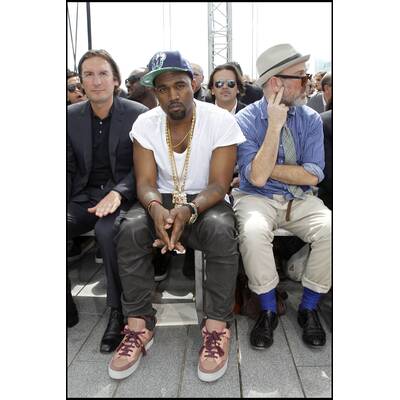 Kanye West präsentiert Kollektion in Paris