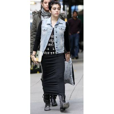 Lourdes launcht Beauty-Kollektion