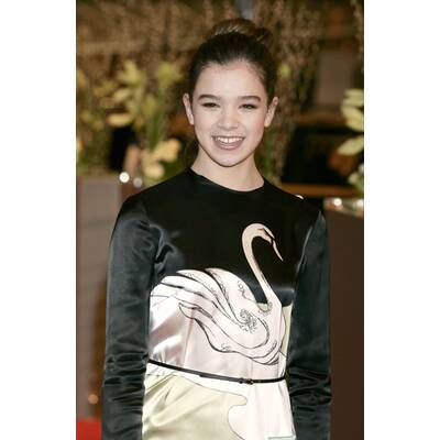 Red Carpet Looks von Hailee Steinfeld