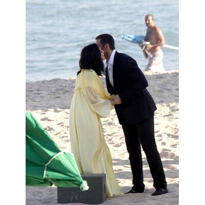 Hugh Jackman knutscht rum!