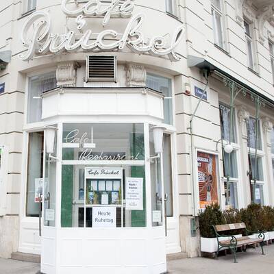 Protest vor dem Cafe Prückel