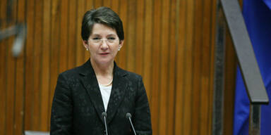 Barbara Prammer zur 1. Nationalratspräsidentin gewählt