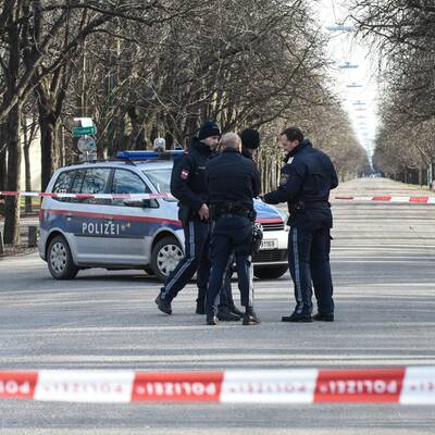 Orkan Felix riss Blechdach in Neunkirchen weg