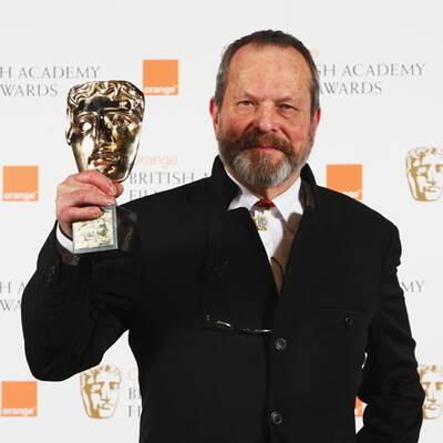 Stars im Regen: Jolie, Pitt & Co bei BAFTAs