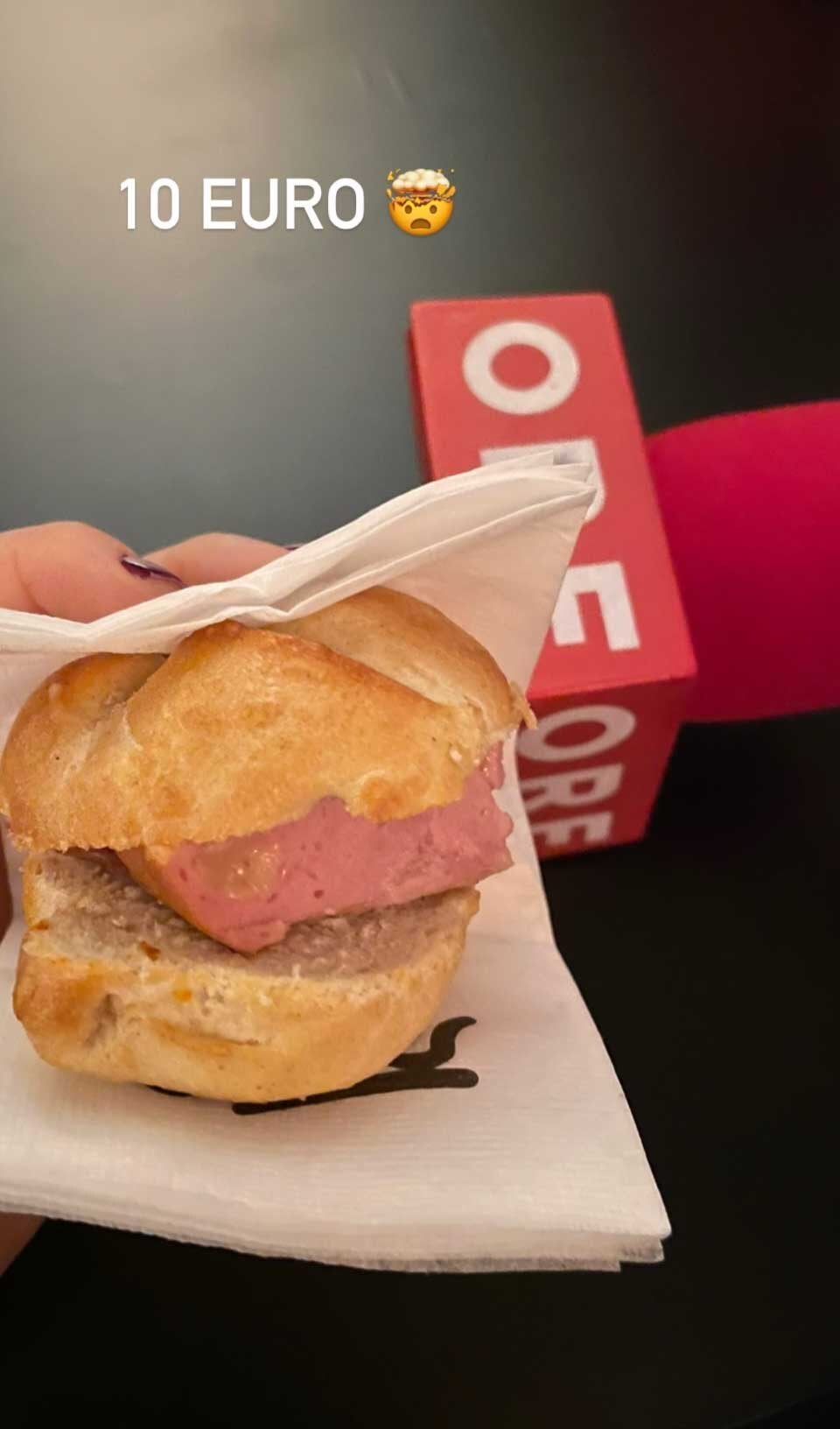 ORF-Star outet irre Opernball-Preise