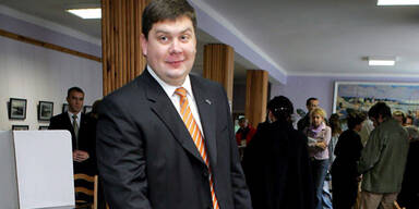 Sieg der Mitte-Rechts-Regierung