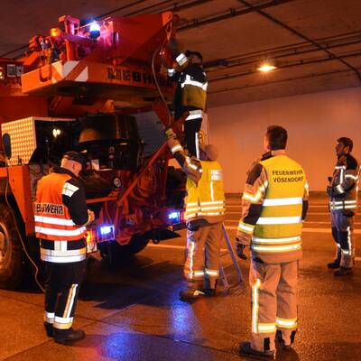 LKW Unfall im S1 Tunnel Vösendorf