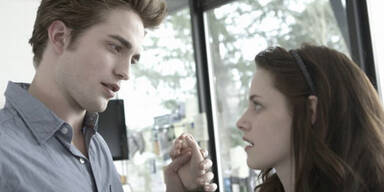 Sexy Vampir kickt Bond vom US-Thron