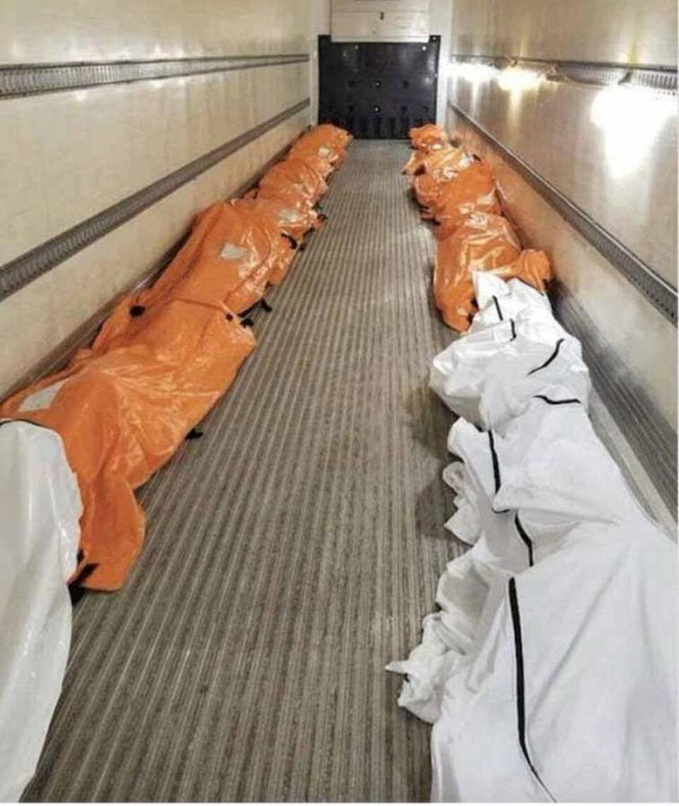 Schock-Video: Corona-Leichen mit Gabelstapler abtransportiert