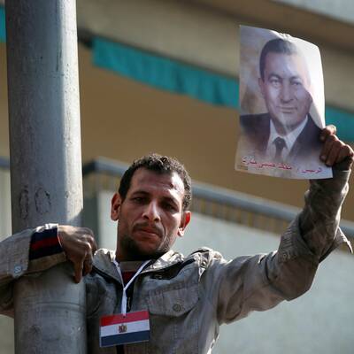 Mubarak-Anhänger stürmen Kairo