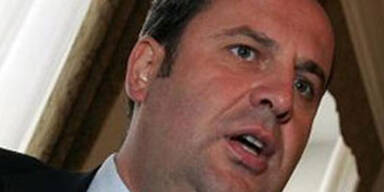 Asylwerber müssen im Lager bleiben