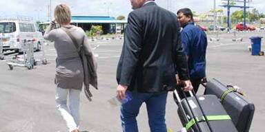 Paparazzo knipst Pröll bei der Ankunft