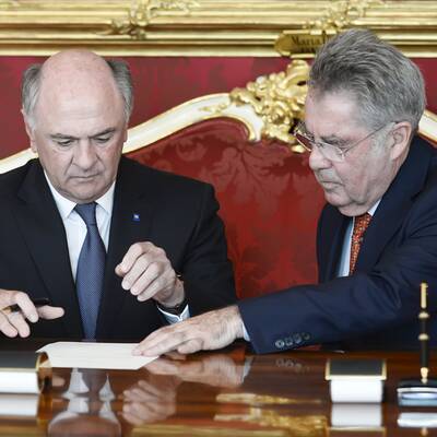 Erwin Pröll wurde vom Bundespräsidenten zum niederösterreichischen Landeshauptmann angelobt..