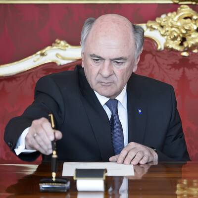 Erwin Pröll wurde vom Bundespräsidenten zum niederösterreichischen Landeshauptmann angelobt..