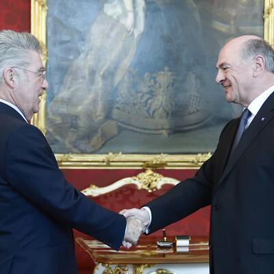 Erwin Pröll wurde vom Bundespräsidenten zum niederösterreichischen Landeshauptmann angelobt..