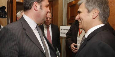 Faymann und Pröll im Fernduell