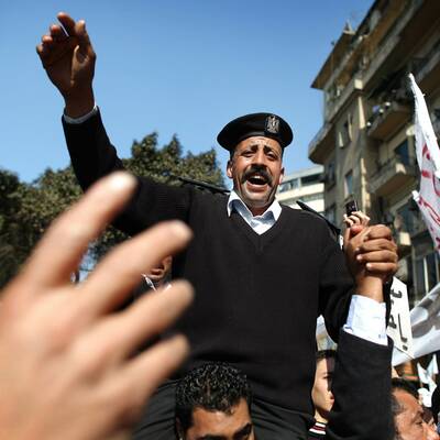 Mubarak-Anhänger stürmen Kairo