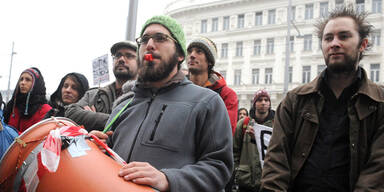 Demos legen die Ringstra&szlig;e lahm