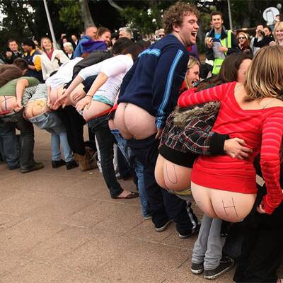 Nackter Protest gegen Bush