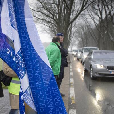 Staats-und Regierungschefs müssen auf Militärflughafen ausweichen