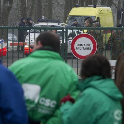 Staats-und Regierungschefs müssen auf Militärflughafen ausweichen