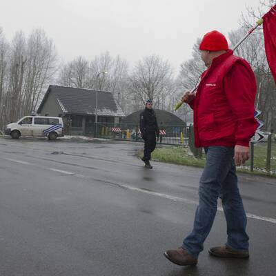 Staats-und Regierungschefs müssen auf Militärflughafen ausweichen