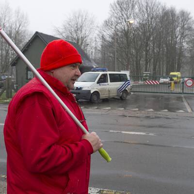 Staats-und Regierungschefs müssen auf Militärflughafen ausweichen