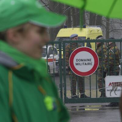 Staats-und Regierungschefs müssen auf Militärflughafen ausweichen