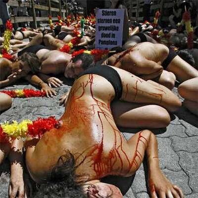 PETA-Protest gegen Stiertreiben