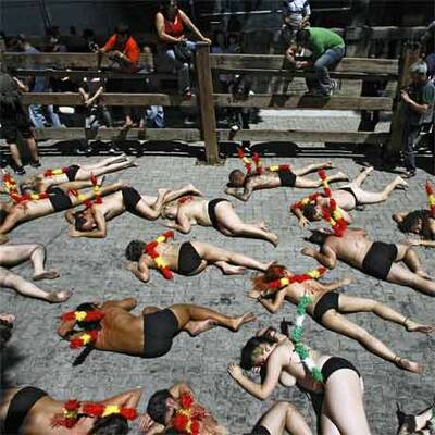 PETA-Protest gegen Stiertreiben