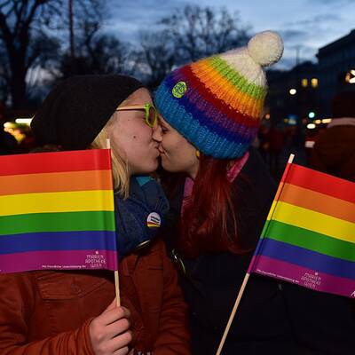 Protest vor dem Cafe Prückel