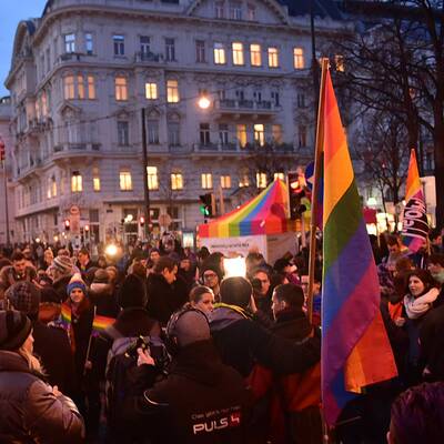 Protest vor dem Cafe Prückel