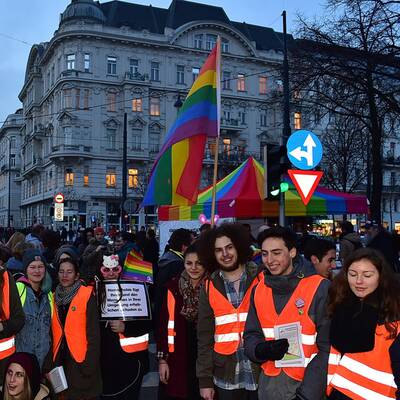 Protest vor dem Cafe Prückel