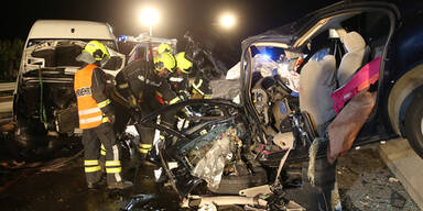 A1: Geisterfahrer verursacht Horror-Unfall