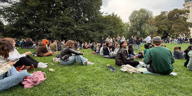 Pudding-Essen mitten in Wien