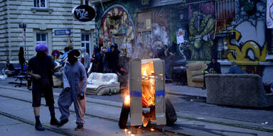 Räumung: Straßenschlacht um Punker-Haus