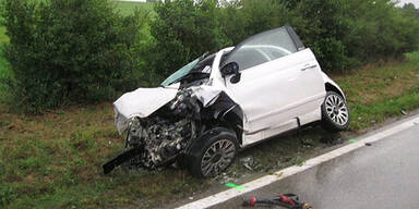 Frontal-Crash: Toter und Schwerverletzte