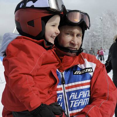 Putin, Berlusconi und Medwedew im Urlaub