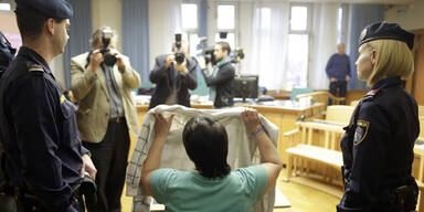 Mord an 85-Jähriger - Putzfrau vor Gericht