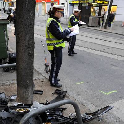 Polizeiautos krachten zusammen