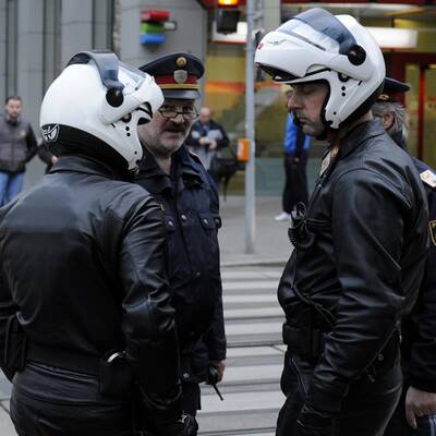 Polizeiautos krachten zusammen